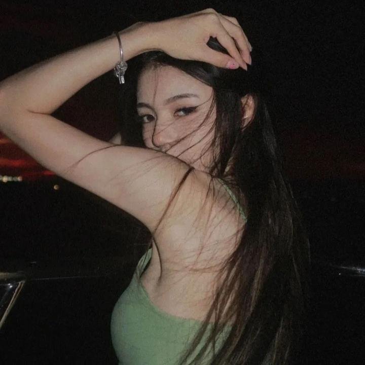 靠近我一点